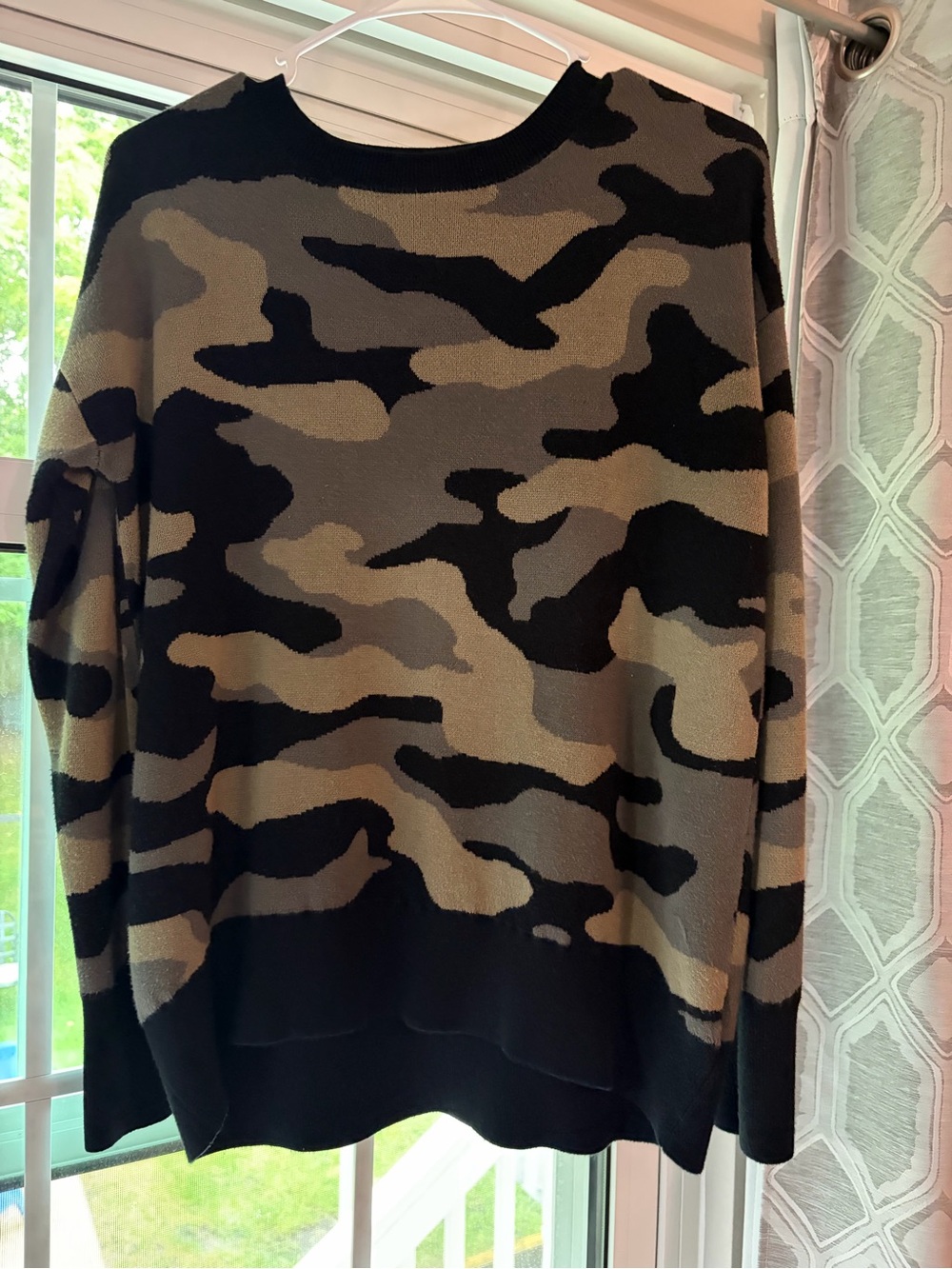 Isaac Mizrahi Black and Olive Green Camo Crewneck Sweater